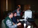 Grupo de asistentes trabajando durante el taller