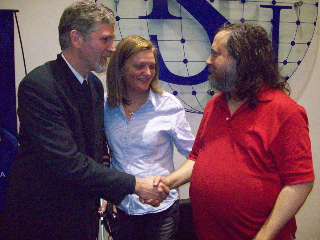 Richard Stallman, Martin Baldassarre y Maria Dolores Garcia